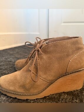 Clarks Tan Suede Wedge Lace-Up Ankle Booties